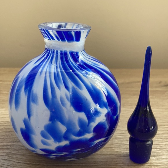 Art glass decorative perfume bottle stopper - Picture 2 of 13